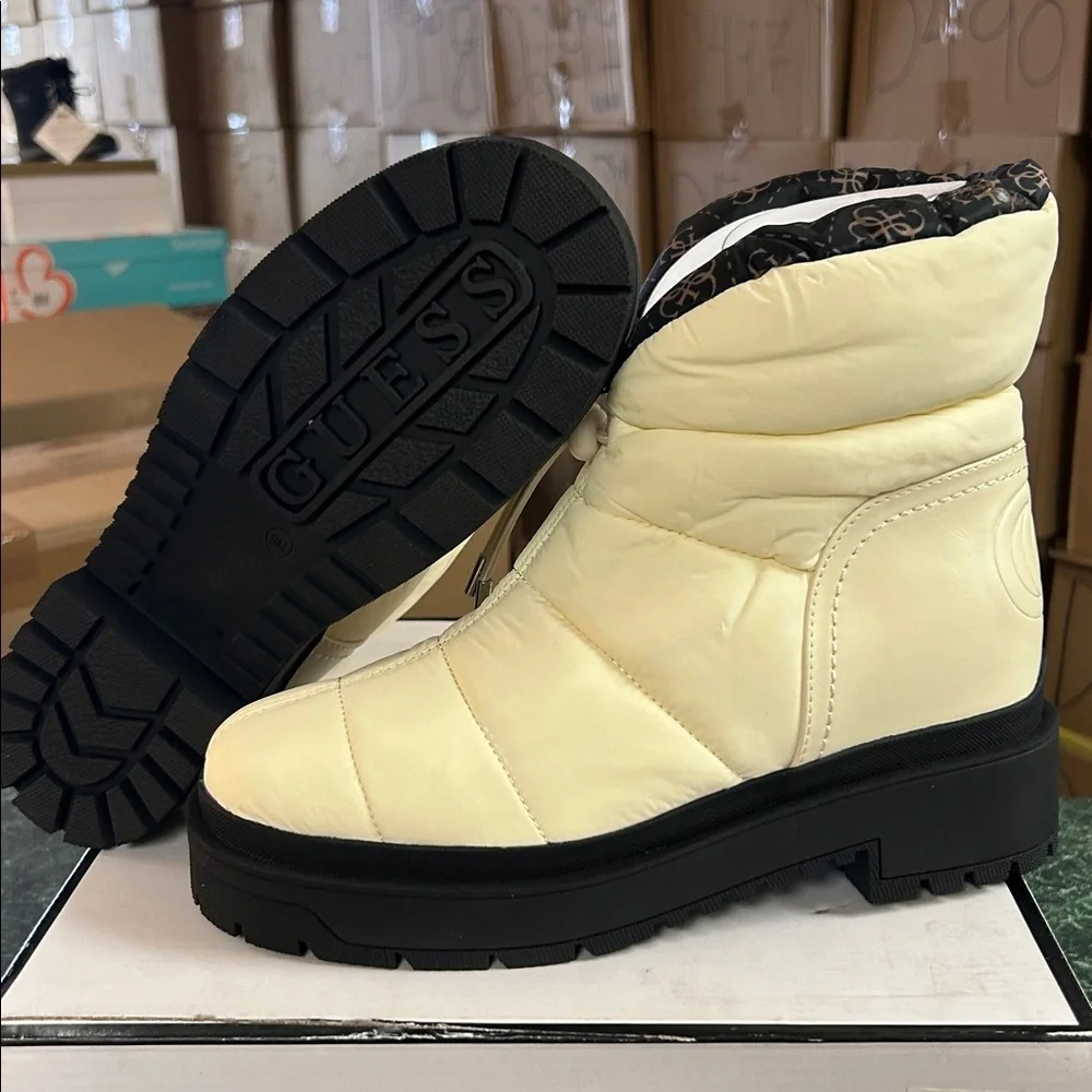 GUESS Leeda Padded Ankle Boot Ivory